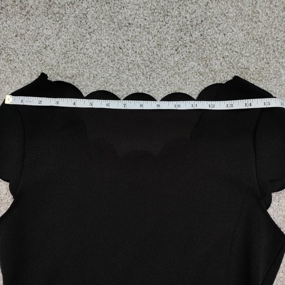 SHEIN Scallop Trim Solid Tee Size L - Picture 7 of 14